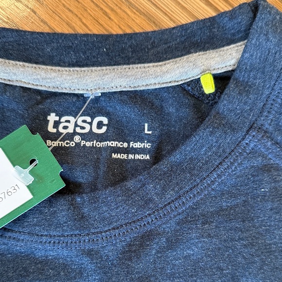 NWT Tasc Perfromance Men's Shirts - Picture 4 of 9